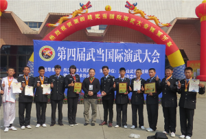 刘家平先生看望输送警校参加国际武术赛的同学们